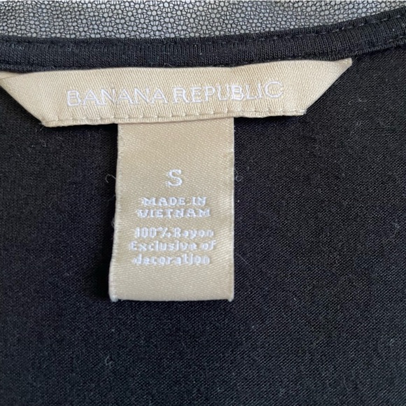 Banana Republic Beaded Scoop Neck Short Sleeve Top Women’s Size Small EUC - Picture 4 of 4